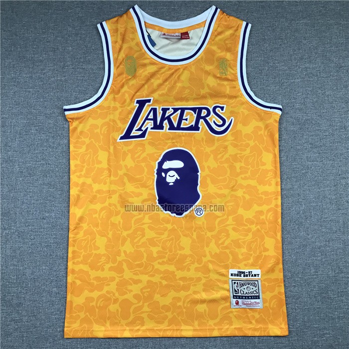 Camiseta Los Angeles Lakers Bape NO 24 Mitchell & Ness Amarillo